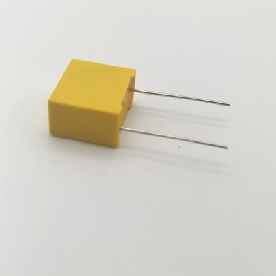 De condensator X2 0.33UF/310VAC P15mm L25mm van de polypropyleenfilm