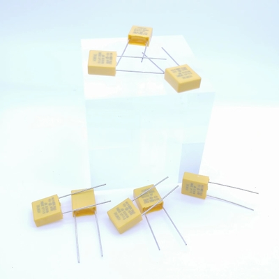 Weerstand biedende en Capacitieve de Condensator0.1uf 310V P7.5MM Gele Kleur van de Drukhulp